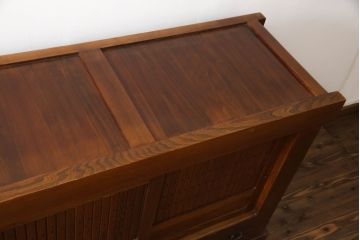 中古　超美品　国産工芸家具　九尺　前面欅(ケヤキ)材　洗練された佇まいと大容量の収納力を兼ね備えた特大水屋箪笥(収納棚、戸棚、キャビネット、食器棚、店舗什器)(R-070123)