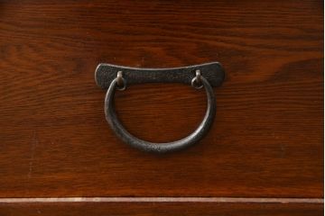 中古　超美品　国産工芸家具　九尺　前面欅(ケヤキ)材　洗練された佇まいと大容量の収納力を兼ね備えた特大水屋箪笥(収納棚、戸棚、キャビネット、食器棚、店舗什器)(R-070123)