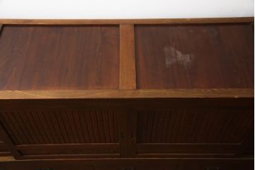 中古　超美品　国産工芸家具　九尺　前面欅(ケヤキ)材　洗練された佇まいと大容量の収納力を兼ね備えた特大水屋箪笥(収納棚、戸棚、キャビネット、食器棚、店舗什器)(R-070124)