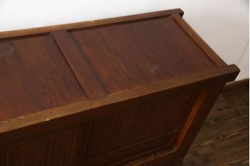 中古　超美品　国産工芸家具　九尺　前面欅(ケヤキ)材　洗練された佇まいと大容量の収納力を兼ね備えた特大水屋箪笥(収納棚、戸棚、キャビネット、食器棚、店舗什器)(R-070124)
