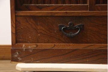 中古　美品　伝統民芸　岩谷堂箪笥　特注品　すっきりと洗練された佇まいの茶棚(食器棚、茶箪笥、収納棚、戸棚)(R-070125)
