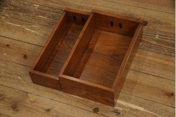 中古　美品　楡(ニレ)材　総無垢材　美しい木目と品のある佇まいが魅力の五尺水屋箪笥サイドボード(引き出し、収納棚、戸棚、食器棚)(R-070144)