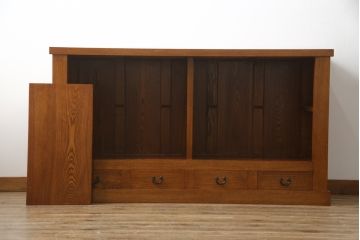中古　美品　楡(ニレ)材　総無垢材　美しい木目と品のある佇まいが魅力の五尺水屋箪笥サイドボード(引き出し、収納棚、戸棚、食器棚)(R-070145)