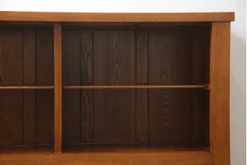 中古　美品　楡(ニレ)材　総無垢材　美しい木目と品のある佇まいが魅力の五尺水屋箪笥サイドボード(引き出し、収納棚、戸棚、食器棚)(R-070145)