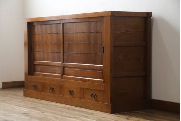 中古　美品　楡(ニレ)材　総無垢材　美しい木目と品のある佇まいが魅力の五尺水屋箪笥サイドボード(引き出し、収納棚、戸棚、食器棚)(R-070145)