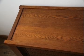 中古　美品　楡(ニレ)材　総無垢材　美しい木目と品のある佇まいが魅力の五尺水屋箪笥サイドボード(引き出し、収納棚、戸棚、食器棚)(R-070145)