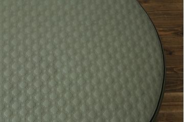 中古　イタリア　ミノッティ(Minotti)　ヤング(YANG)　本革(レザー)　トップのステッチが素敵な洗練された佇まいのオットマン(フットスツール、1Pソファ、椅子、テーブルトップ)(R-070147)