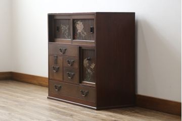 和製アンティーク　高級品!!　前面桑(クワ)材　黒柿材　桐材　銅金具と漆絵が美しく上品な小箪笥(収納タンス、小物収納、引き出し、時代箪笥、和たんす、サイドチェスト)(R-070150)