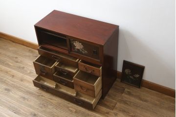 和製アンティーク　高級品!!　前面桑(クワ)材　黒柿材　桐材　銅金具と漆絵が美しく上品な小箪笥(収納タンス、小物収納、引き出し、時代箪笥、和たんす、サイドチェスト)(R-070150)