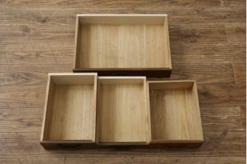 和製アンティーク　高級品!!　前面桑(クワ)材　黒柿材　桐材　銅金具と漆絵が美しく上品な小箪笥(収納タンス、小物収納、引き出し、時代箪笥、和たんす、サイドチェスト)(R-070150)