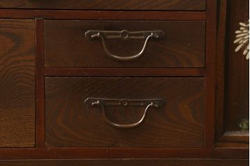 和製アンティーク　高級品!!　前面桑(クワ)材　黒柿材　桐材　銅金具と漆絵が美しく上品な小箪笥(収納タンス、小物収納、引き出し、時代箪笥、和たんす、サイドチェスト)(R-070150)