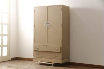 中古　上手物　伝統工芸士　皆川繁久作　シックな色合いの金具が落ち着きある雰囲気を醸し出す加茂総桐箪笥(胴厚、四方丸、総桐たんす、引き出し、着物箪笥、和タンス、衣装箪笥)(定価約180万円)(R-070151)
