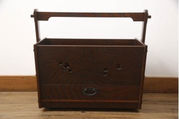 中古　希少な絶版品　駿河民芸　キャスター付きが便利な引き出し付きマガジンラック(本立て、収納)(R-070152)