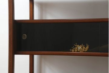 中古　最高級!!　総欅(ケヤキ)材　黒漆塗り　螺鈿(ラデン)　上質な和の空間を演出する蒔絵入り飾り棚(茶棚、茶箪笥、収納棚、戸棚、サイドボード)(定価推定200万円)(R-070156)