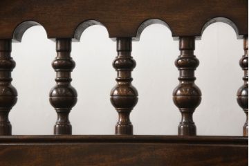 中古　松本民芸家具　厚みのある一枚板を座面に使ったスピンドルバックベンチ(長椅子)(R-070168)