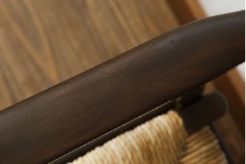 中古　美品　松本民芸家具　#77型曲肘付きイス　ラッシ座(ガマ座)がお洒落な曲肘イス(アームチェア、椅子、ダイニングチェア)(定価約28万円)(R-070170)