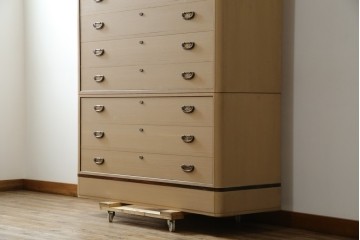 中古　美品　国産　高級　黒檀(コクタン)材　上質な和モダン空間を演出する総桐箪笥　(R-070174)