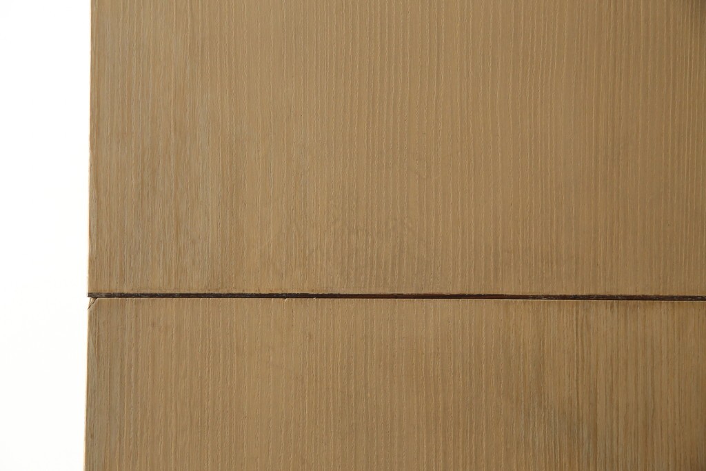 中古　美品　国産　高級　黒檀(コクタン)材　上質な和モダン空間を演出する総桐箪笥　(R-070174)