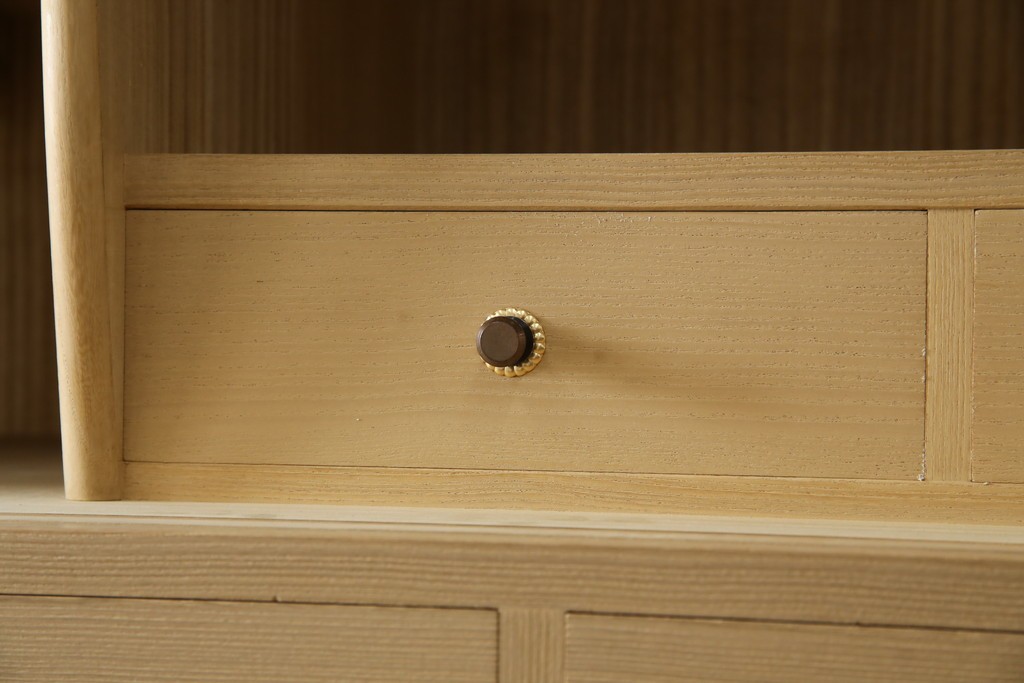 中古　美品　国産　高級　黒檀(コクタン)材　上質な和モダン空間を演出する総桐箪笥　(R-070174)