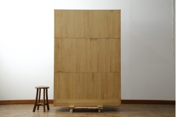 中古　美品　国産　高級　黒檀(コクタン)材　上質な和モダン空間を演出する総桐箪笥　(R-070174)