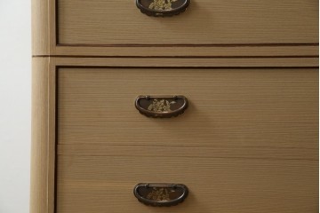 中古　美品　国産　高級　黒檀(コクタン)材　上質な和モダン空間を演出する総桐箪笥　(R-070174)