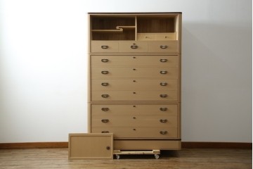 中古　美品　国産　高級　黒檀(コクタン)材　上質な和モダン空間を演出する総桐箪笥　(R-070174)