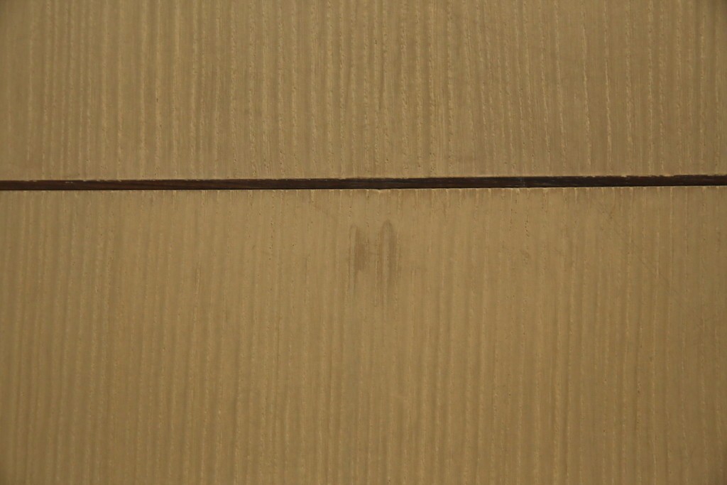 中古　美品　国産　高級　黒檀(コクタン)材　上質な和モダン空間を演出する総桐箪笥　(R-070174)