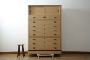 中古　美品　国産　高級　黒檀(コクタン)材　上質な和モダン空間を演出する総桐箪笥　(R-070174)