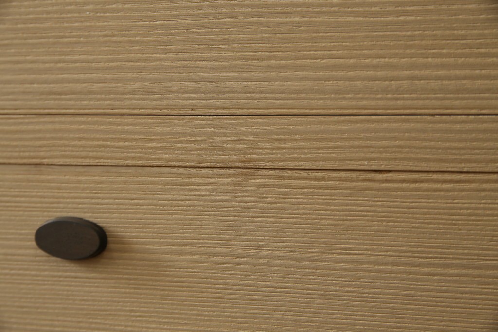 中古　美品　国産　高級　黒檀(コクタン)材　上質な和モダン空間を演出する総桐箪笥　(R-070174)