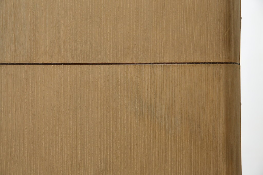 中古　美品　国産　高級　黒檀(コクタン)材　上質な和モダン空間を演出する総桐箪笥　(R-070174)