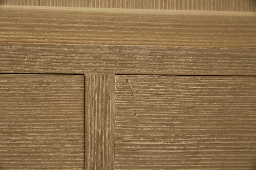 中古　美品　国産　高級　黒檀(コクタン)材　上質な和モダン空間を演出する総桐箪笥　(R-070174)