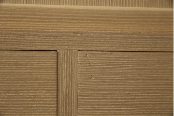 中古　美品　国産　高級　黒檀(コクタン)材　上質な和モダン空間を演出する総桐箪笥　(R-070174)