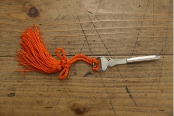 中古　美品　国産　高級　黒檀(コクタン)材　上質な和モダン空間を演出する総桐箪笥　(R-070174)