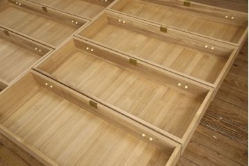 中古　美品　国産　高級　黒檀(コクタン)材　上質な和モダン空間を演出する総桐箪笥(総桐たんす、衣装箪笥、収納タンス、和タンス、引き出し)(R-070174)