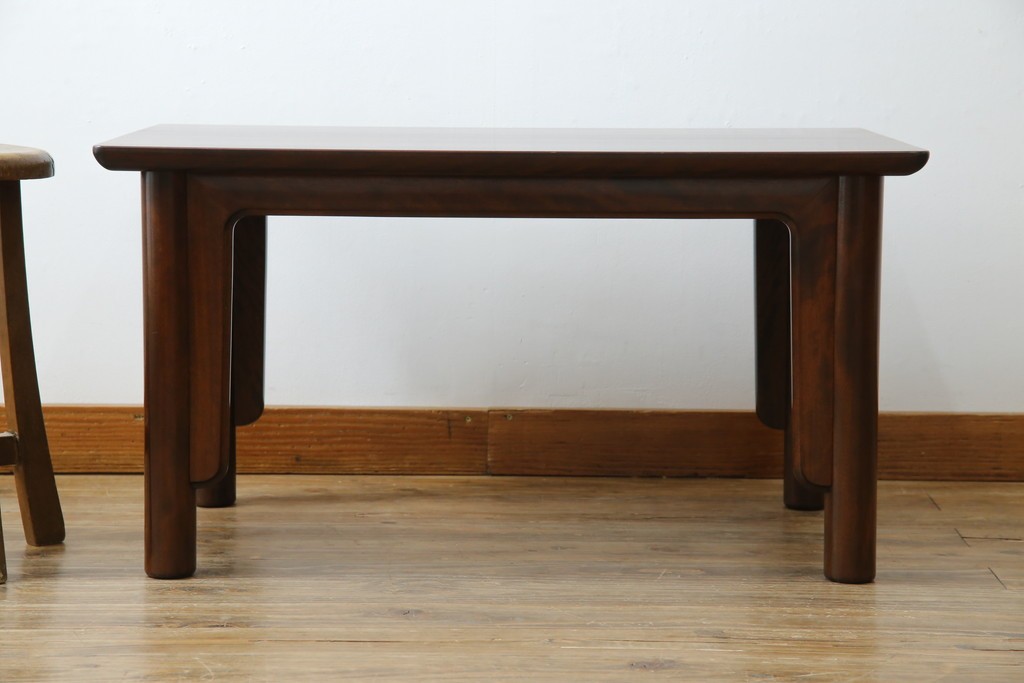 中古　美品　松本民芸家具　柳型茶卓A　慎ましさの中に個性が光るローテーブル　定価約17万円　(R-070178)