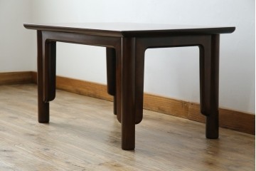 中古　美品　松本民芸家具　柳型茶卓A　慎ましさの中に個性が光るローテーブル　定価約17万円　(R-070178)