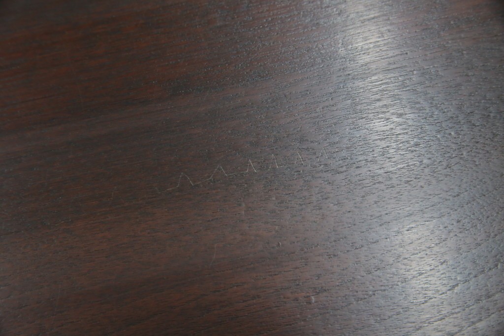 中古　美品　松本民芸家具　柳型茶卓A　慎ましさの中に個性が光るローテーブル　定価約17万円　(R-070178)