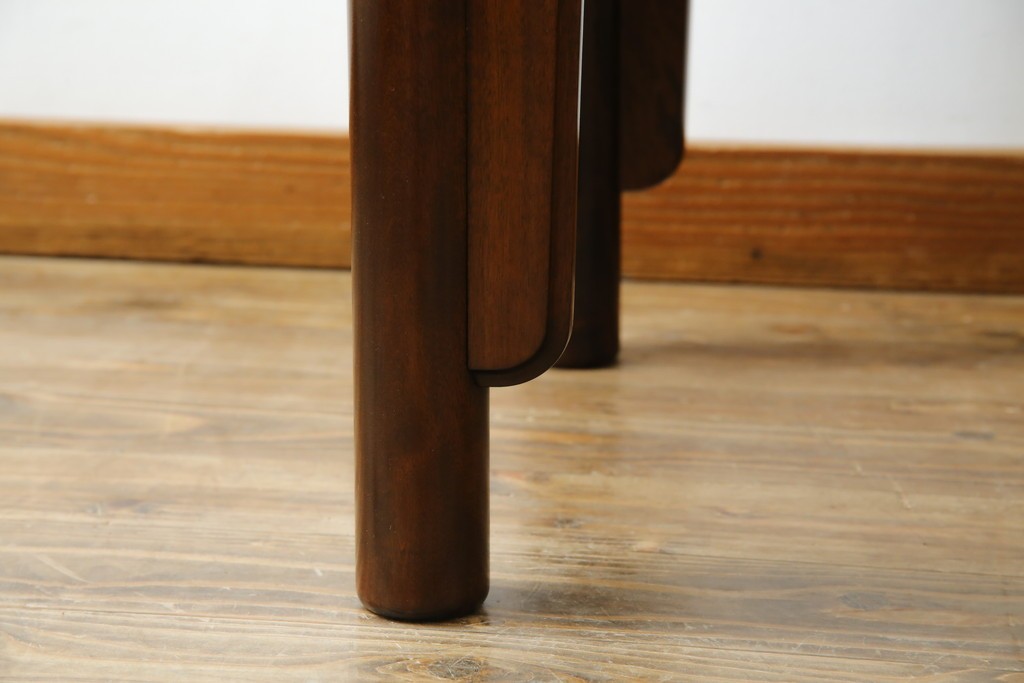 中古　美品　松本民芸家具　柳型茶卓A　慎ましさの中に個性が光るローテーブル　定価約17万円　(R-070178)