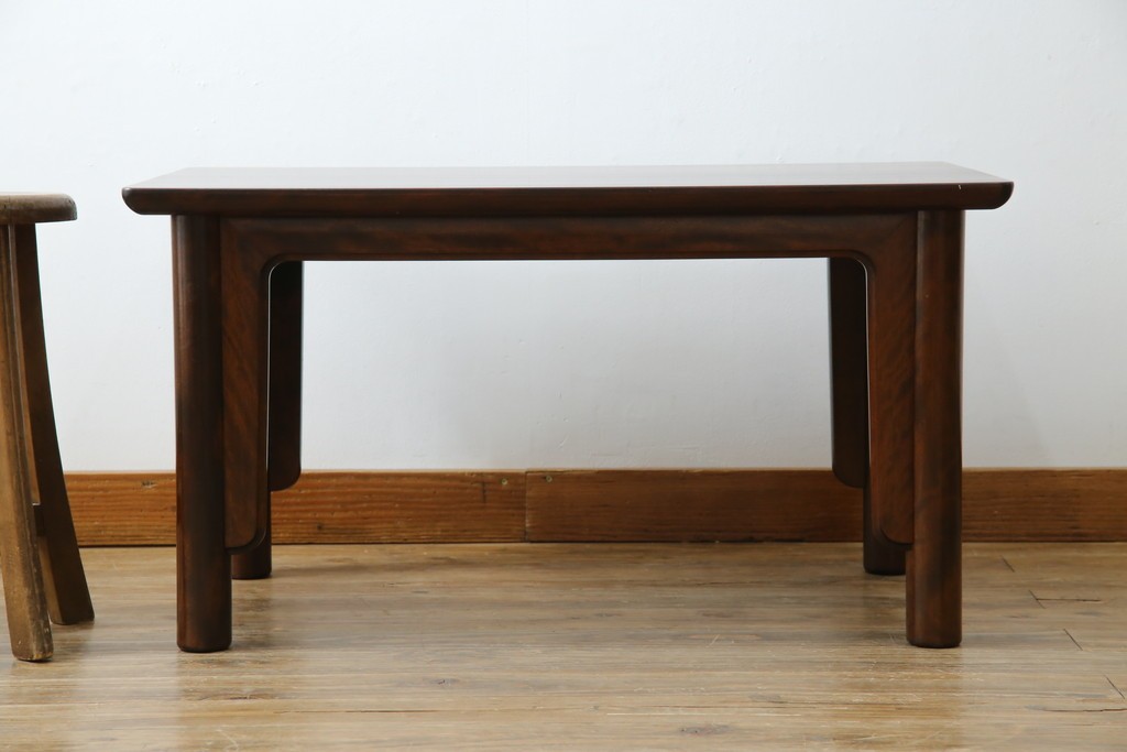 中古　美品　松本民芸家具　柳型茶卓A　慎ましさの中に個性が光るローテーブル　定価約17万円　(R-070178)