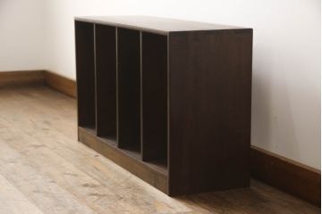 和製アンティーク　昭和レトロ　シンプルなデザインが取り入れやすい本棚(本立て、オープンラック、ブックシェルフ)(R-070179)