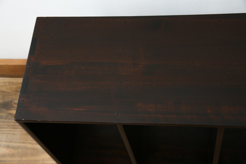 和製アンティーク　昭和レトロ　シンプルなデザインが取り入れやすい本棚　(R-070181)