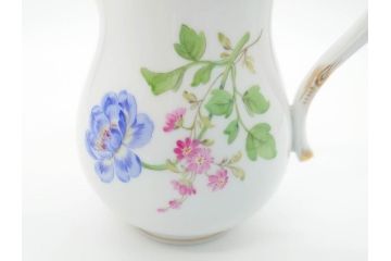 ドイツ　マイセン　Meissen　ベーシックフラワー　二つ花　大胆に描かれた花達が華やぎをもたらしてくれるクリーマー(洋食器、ミルクジャー、ミルクポット)(R-070191)
