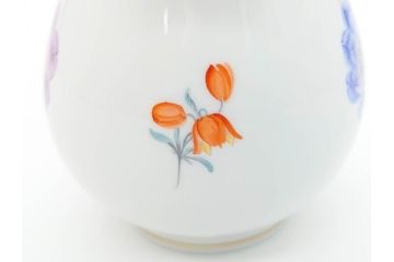 ドイツ　マイセン　Meissen　ベーシックフラワー　二つ花　大胆に描かれた花達が華やぎをもたらしてくれるクリーマー(洋食器、ミルクジャー、ミルクポット)(R-070191)