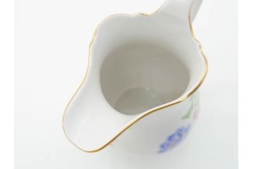 ドイツ　マイセン　Meissen　ベーシックフラワー　二つ花　大胆に描かれた花達が華やぎをもたらしてくれるクリーマー(洋食器、ミルクジャー、ミルクポット)(R-070191)