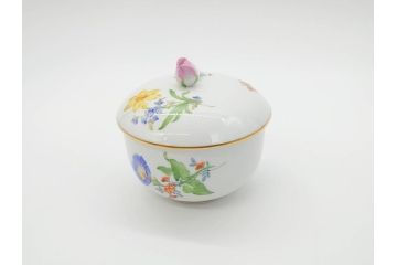 ドイツ　マイセン　Meissen　ベーシックフラワー　二つ花　置いてあるだけでもおしゃれなシュガーポット(洋食器、蓋付きボックス、ボンボン、小物入れ)(R-070192)