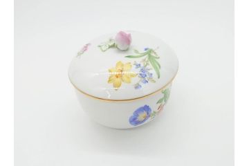 ドイツ　マイセン　Meissen　ベーシックフラワー　二つ花　置いてあるだけでもおしゃれなシュガーポット(洋食器、蓋付きボックス、ボンボン、小物入れ)(R-070192)