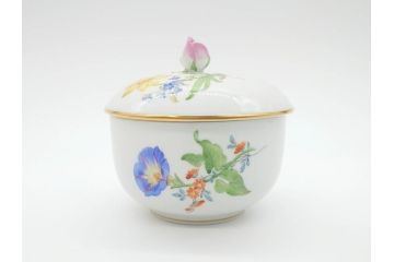 ドイツ　マイセン　Meissen　ベーシックフラワー　二つ花　置いてあるだけでもおしゃれなシュガーポット(洋食器、蓋付きボックス、ボンボン、小物入れ)(R-070192)