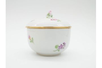 ドイツ　マイセン　Meissen　ベーシックフラワー　二つ花　置いてあるだけでもおしゃれなシュガーポット(洋食器、蓋付きボックス、ボンボン、小物入れ)(R-070192)