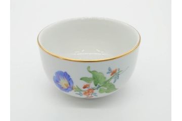 ドイツ　マイセン　Meissen　ベーシックフラワー　二つ花　置いてあるだけでもおしゃれなシュガーポット(洋食器、蓋付きボックス、ボンボン、小物入れ)(R-070192)