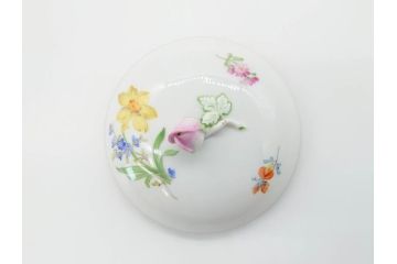 ドイツ　マイセン　Meissen　ベーシックフラワー　二つ花　置いてあるだけでもおしゃれなシュガーポット(洋食器、蓋付きボックス、ボンボン、小物入れ)(R-070192)